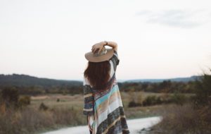 Read more about the article Stylowa globtroterka – przedstawiamy sposoby na wakacyjny look