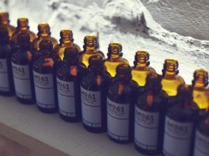 Read more about the article Mo61 – przyjdź i namieszaj! Stwórz spersonalizowany zapach tylko dla siebie