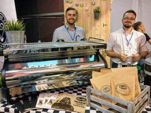 Read more about the article Sprawdzamy właściwości „małej czarnej” z założycielem WeCoffee