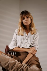 Read more about the article Styl casual – mieszaj, łącz i baw się modą!