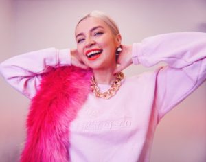 Read more about the article ThePinkRook – szczerze o polskim YouTube, macierzyństwie i obliczach kobiecości